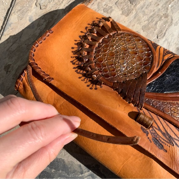Speciality artisan handcrafted leather dragonfly indie festival shoulder bag - Picture 5 of 15